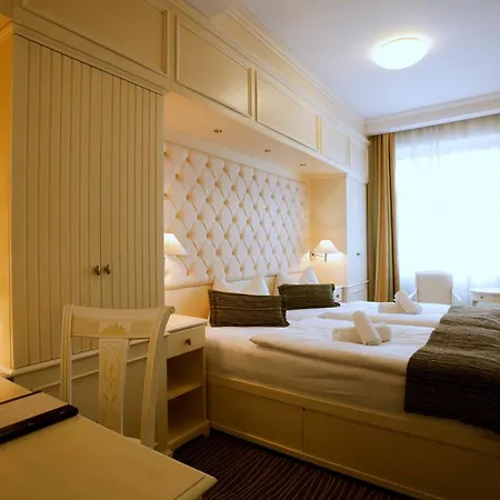 Hotel Ambiente Wellness & 4*
