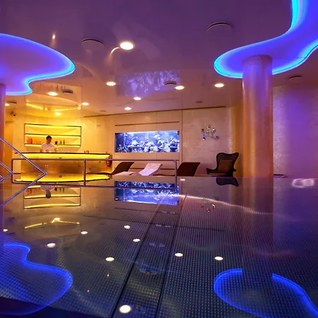 ホテル Ambiente Wellness &