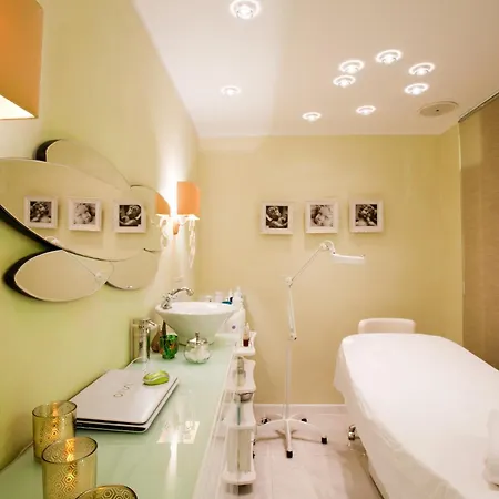 ホテル Ambiente Wellness &