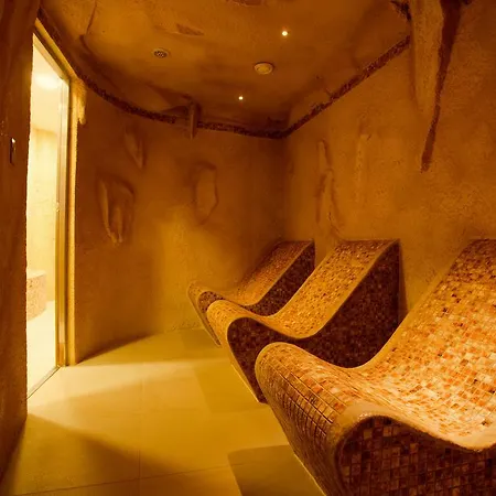 Ambiente Wellness & 4*